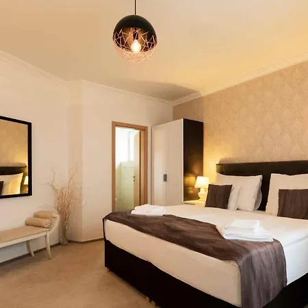 Guest house Uno 4*