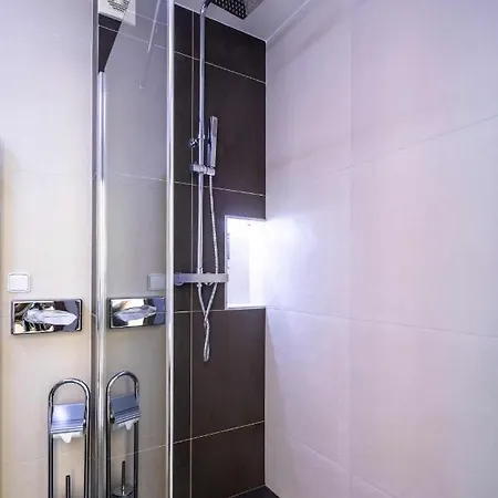 Guest house Uno 4*