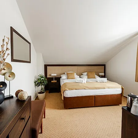 Uno 3* Zlín